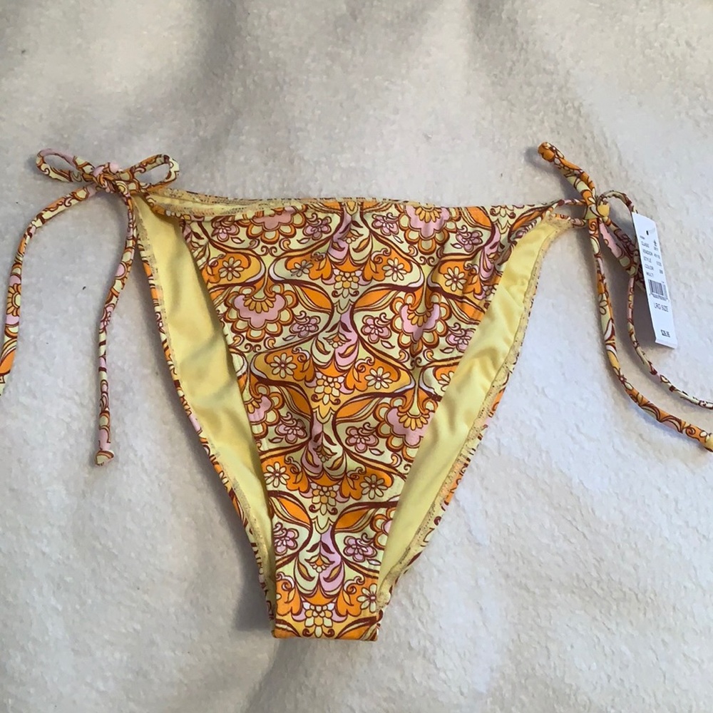 Pack some swimsuit bottoms NWT
